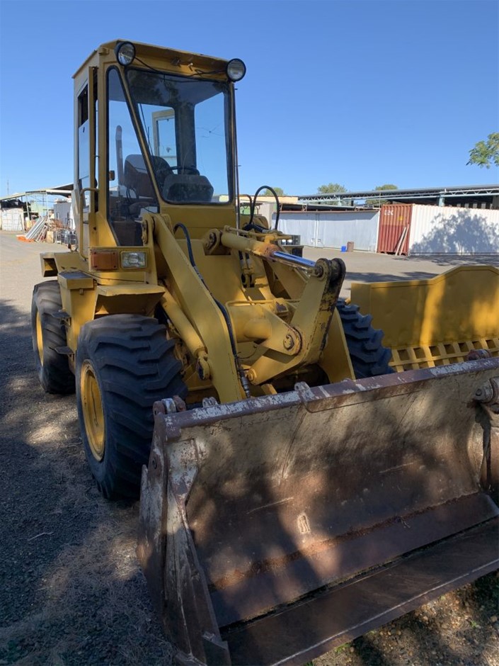 By The Vineyard Mixed Pack Pinot Grigio & Chardonnay (12x 750mL). SEA.