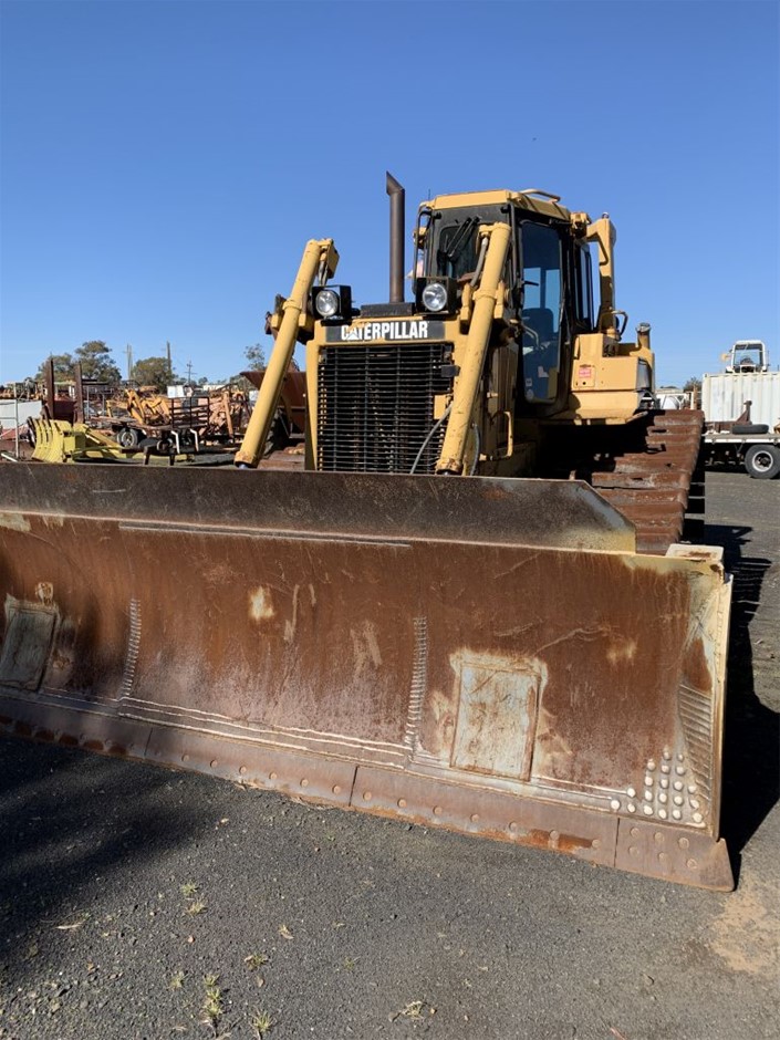 The Hero `Preservative Free` Pinot Noir 2023 (6x 750mL) SA