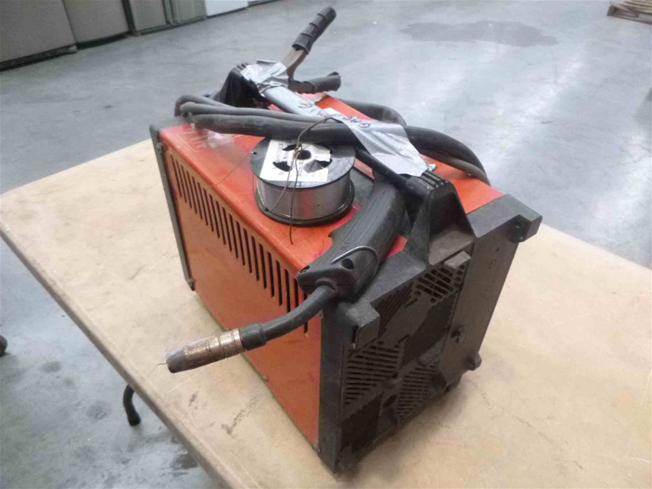 Byrne Estate Gown Shiraz Cabernet 2021 (12x 750mL) SA