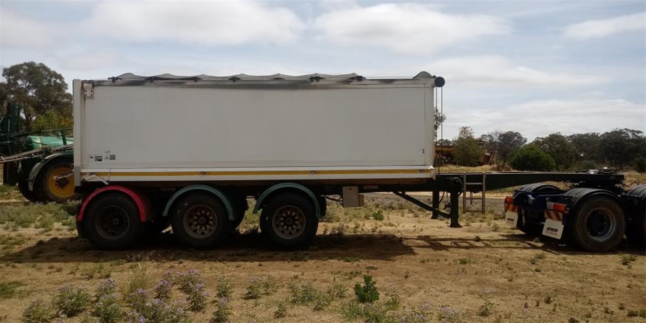 18K Gold-Filled Cuban Style Link Ring with Simulated Diamonds - Size 10
