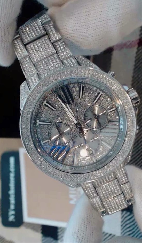 LODGE Cast Iron Skillet w/ Hot Handle Holder, 10.25", L8SK3ASHH41B.  Buyers