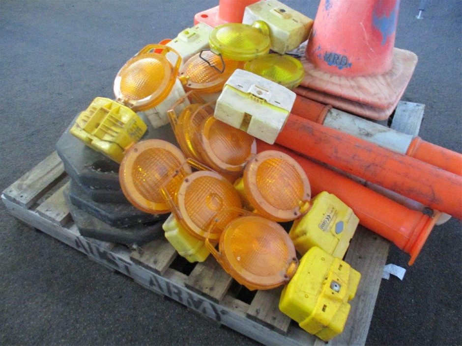 9K Yellow Gold 0.06ct HI SI DIAMOND TSAVORITE RING