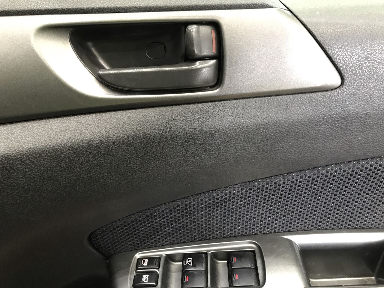 Men's 8mm Wood Lace & Golden Rhinestone Beaded Gemstone Bracelet