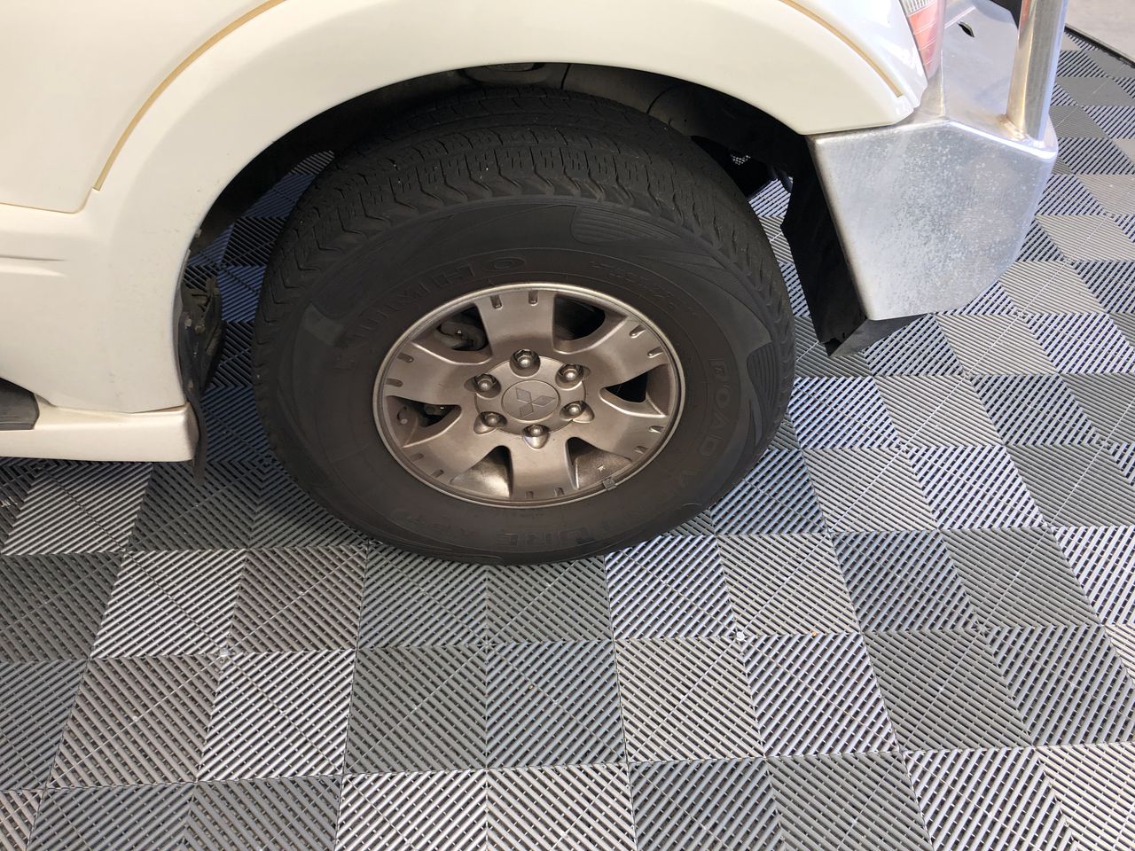 9K Yellow Gold &amp; WHITE GOLD RND HUGGIE EARRINGS 14mm