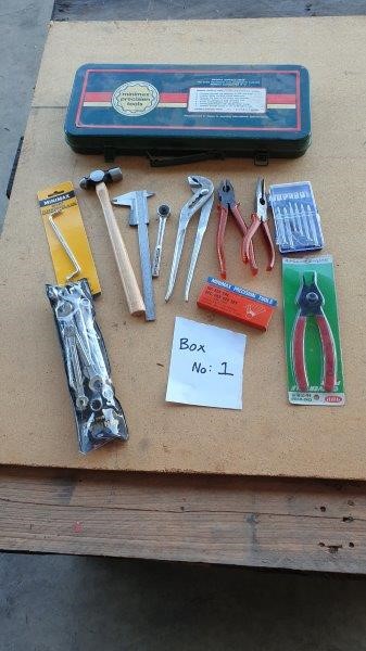 Classic Silver Plated Curb Chain Bracelet with Lobster Clasp - DEMO