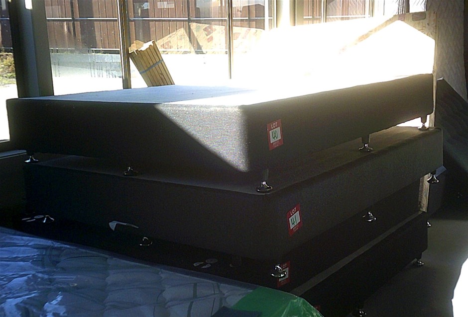 9K YELLOW GOLD 0.12ct F VS LAB DIAMOND PEAR OFFSET RING