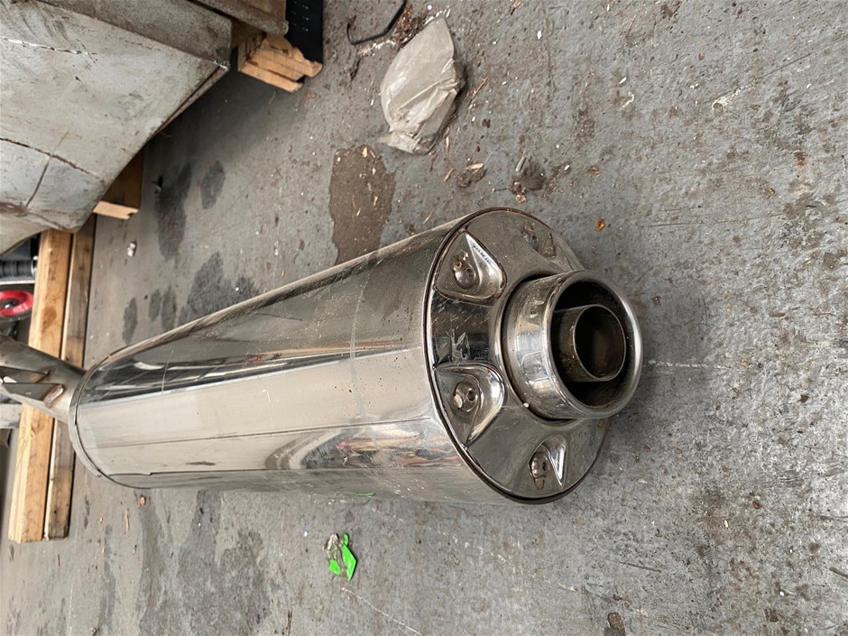 9K YELLOW GOLD 0.33ct F VS TRIO LAB DIAMOND RING