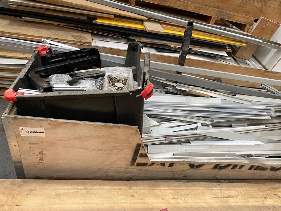 9K YELLOW GOLD 0.50ct F VS LAB DIAMOND CLAW SET BAND