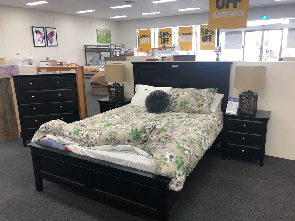 9K YELLOW GOLD 0.25ct F VS LAB DIAMOND CHANNEL SET BAND