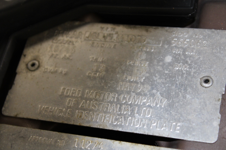 20 x Pairs of Stud & Hoop Earrings in Gold