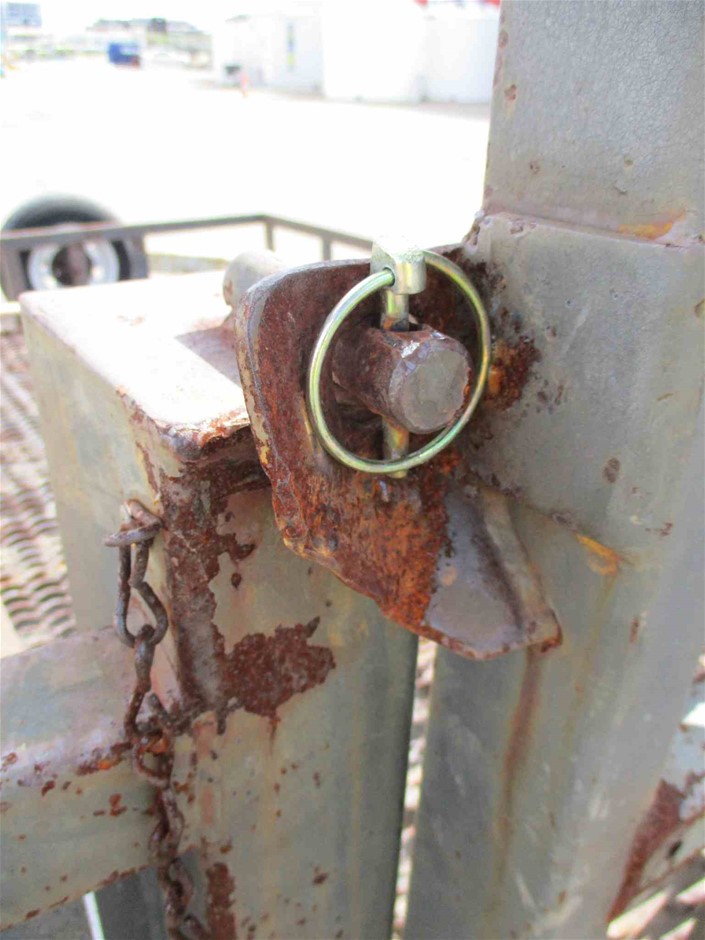 Figaro Stainless Steel Holy Cross Bracelet (adjustable)