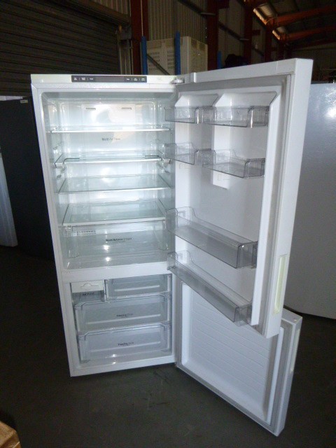 Thermaltake View 380 WS ARGB, Tempered Glass, Snow White.  Buyers Note - Di