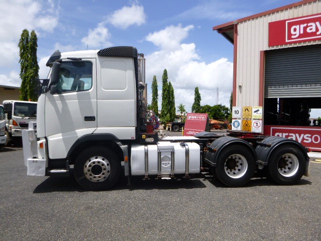 Aboriginal Flag, 1/10th Oz (ApproX) 999 Pure Solid Silver  Coin, C.O.A