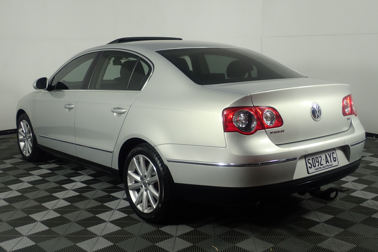 Vintage Enameled Easter Egg Diamante Jewelry Organizer Trinket Box Décor