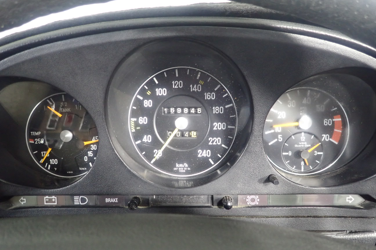 1966 Australia Silver Queen Elizabeth coin & 0.10 Xag silver bar x 4