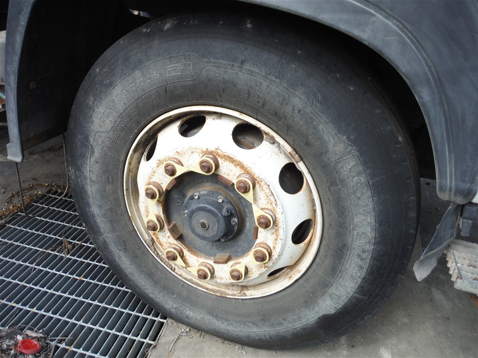 1951 Australia Pre decimal Silver Florin Scarce