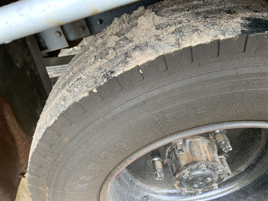 LEVI'S Men's XX Chino Shorts, Size 32, 98% Cotton, True Chino (0060), 85229