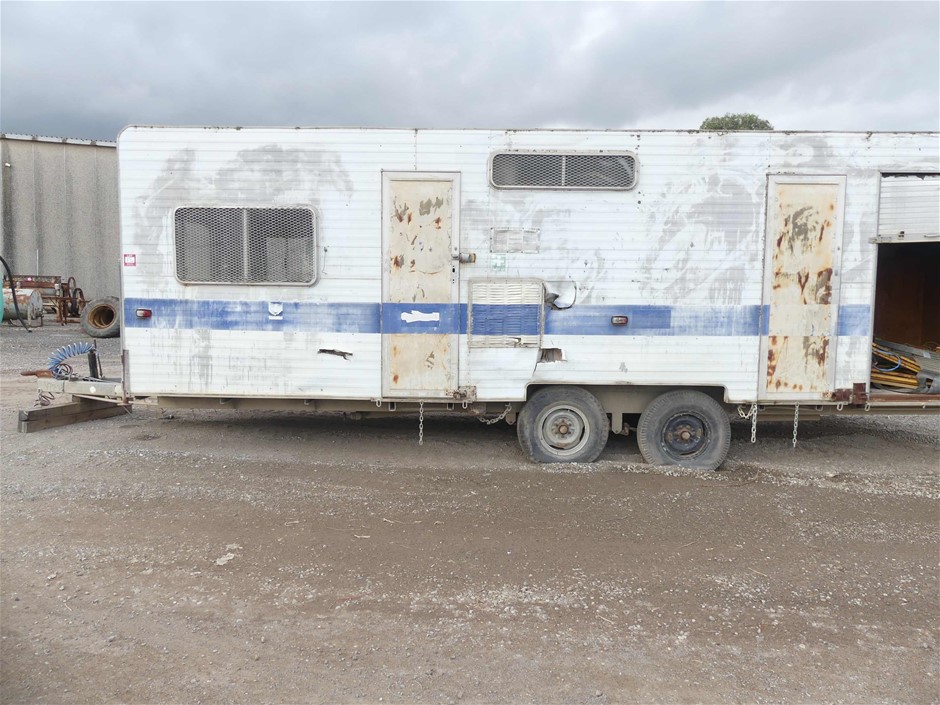 9K YELLOW GOLD 1.15ct F VS LAB DIAMOND RND HALO RING