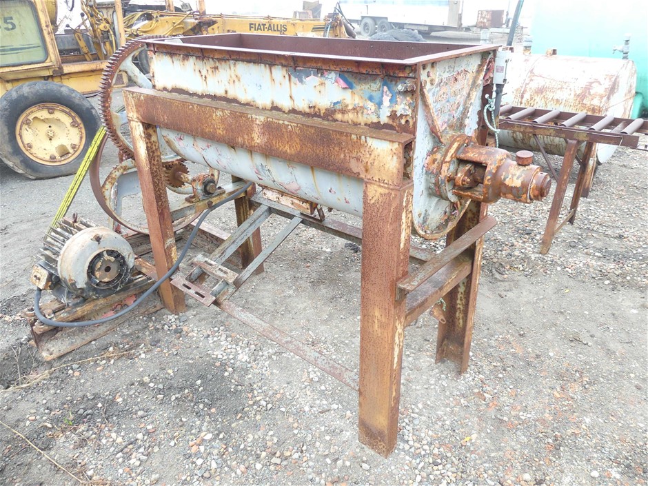 2016 UNC 50c HOLDEN HERITAGE COLLECTION HQ Kingswood COIN ON CARD