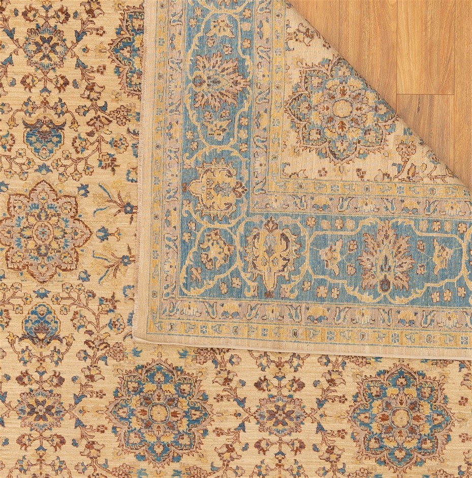 7.70 Carats White Color-Play Opal