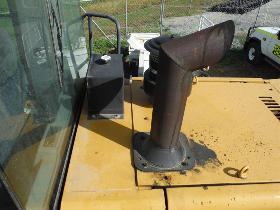 0.08 white bagette fancy cut diamond