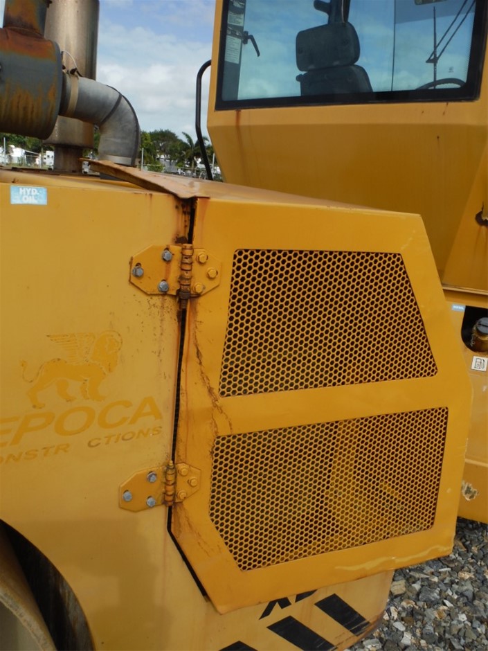 18K Gold-Filled Cuban Chain Bracelet with Simulated Diamonds - 17.8cm