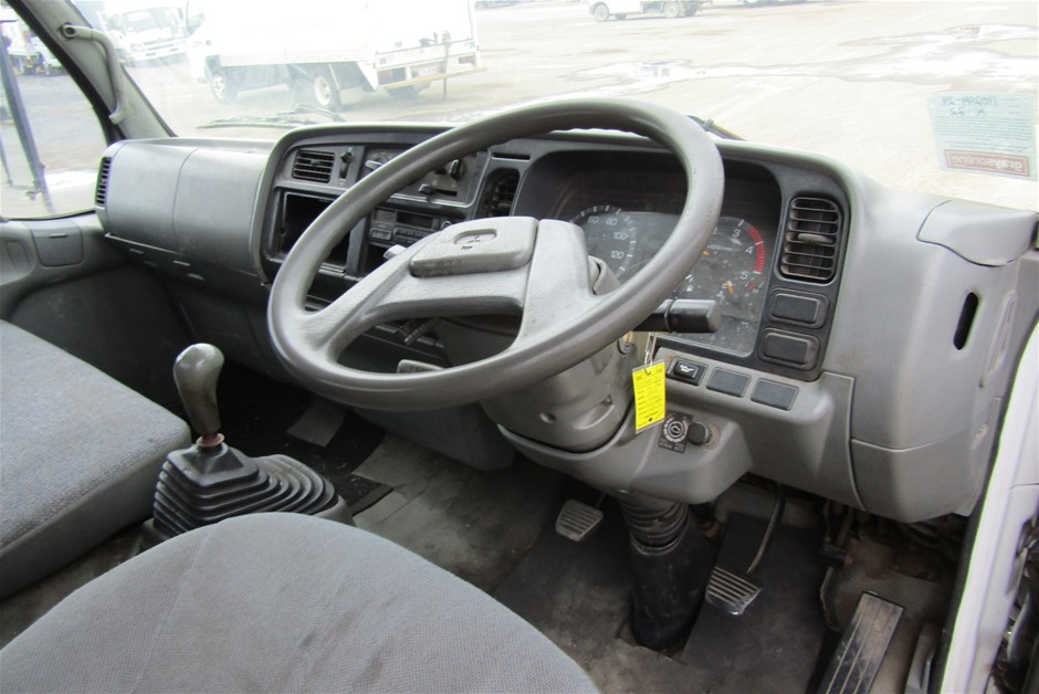 10mm White Pearls with Tiger Eye Gemstone Bracelet