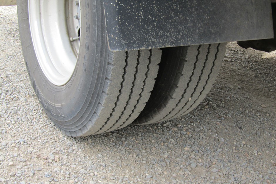 Large Central 13mm White Pearl, Afican Jasper 'Turquoise'  Bracelet.