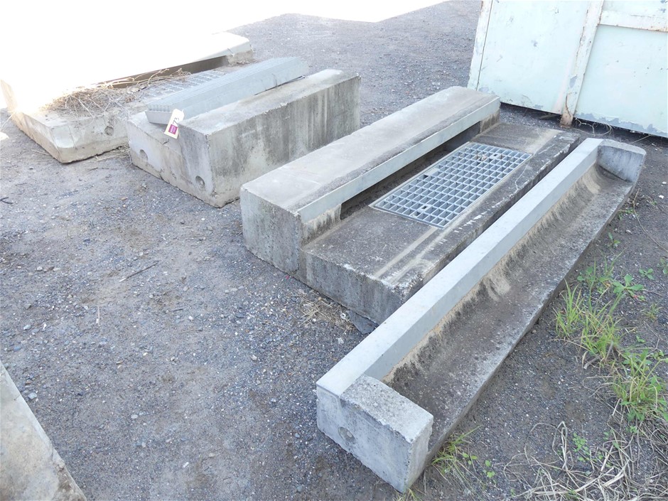 0.09 Carat yellow round five diamond