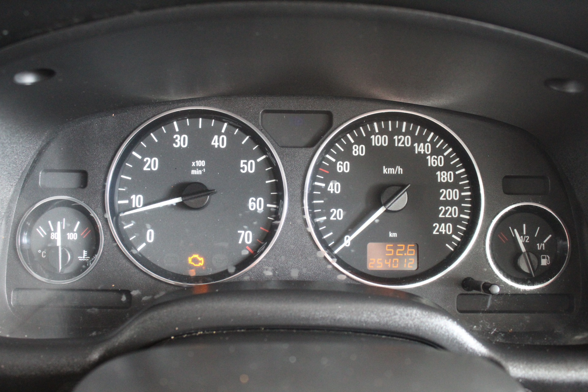 De Bortoli `Sacred Hill` Sparkling Brut NV (6x 750mL), Riverina, NSW.