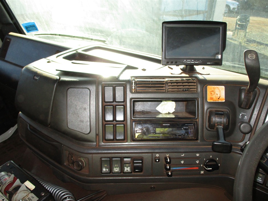 Wolf Blass Red Label Shiraz Grenache (6x 750mL), SEA.