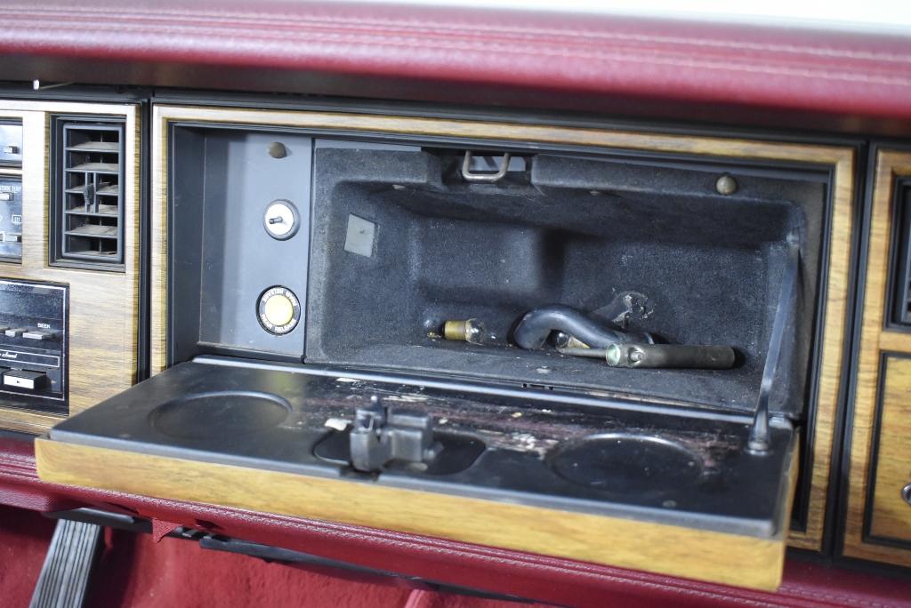 Bayside Neve V3218D-LM-EMG3 Light Fixture New w/box