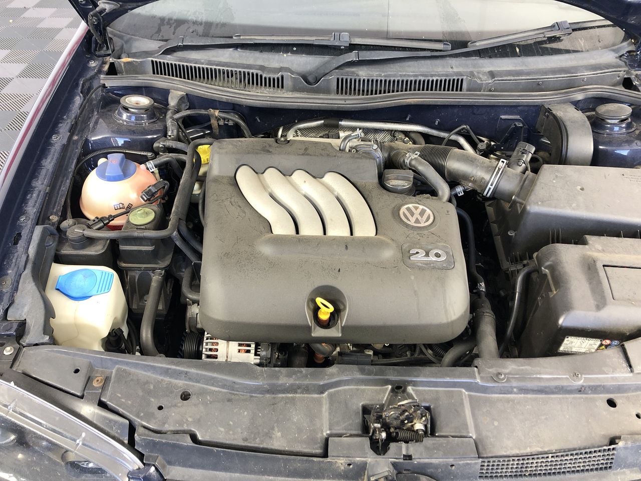 Approx. 107 x Assorted NZ Pre-Decimal Coins & Set