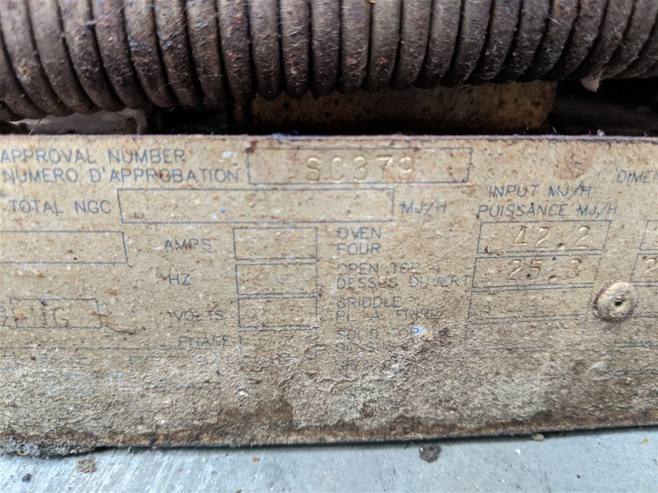 Designer Round Simulated Diamond Pendant (no necklace)