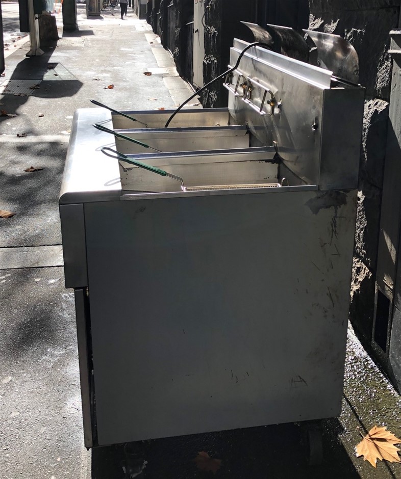 18ct Heavy Yellow Gold Plated 5 Ring Lucky Charm Necklace