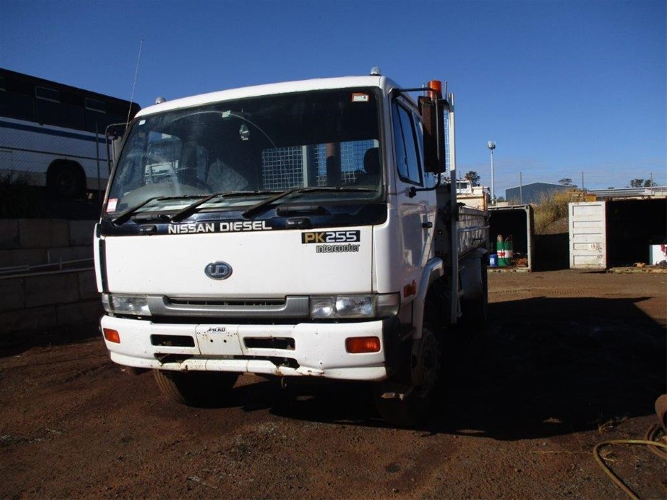 Designer Simulated Diamond White & Green Tiger Brooch Pin