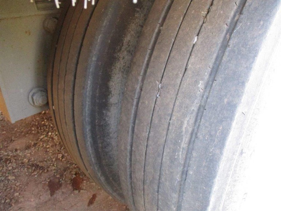 Perfume Necklace in Gold