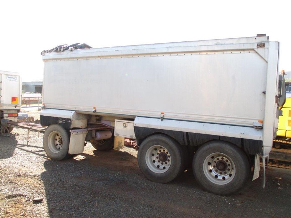 Last Piece - Abstract Necklace in Silver