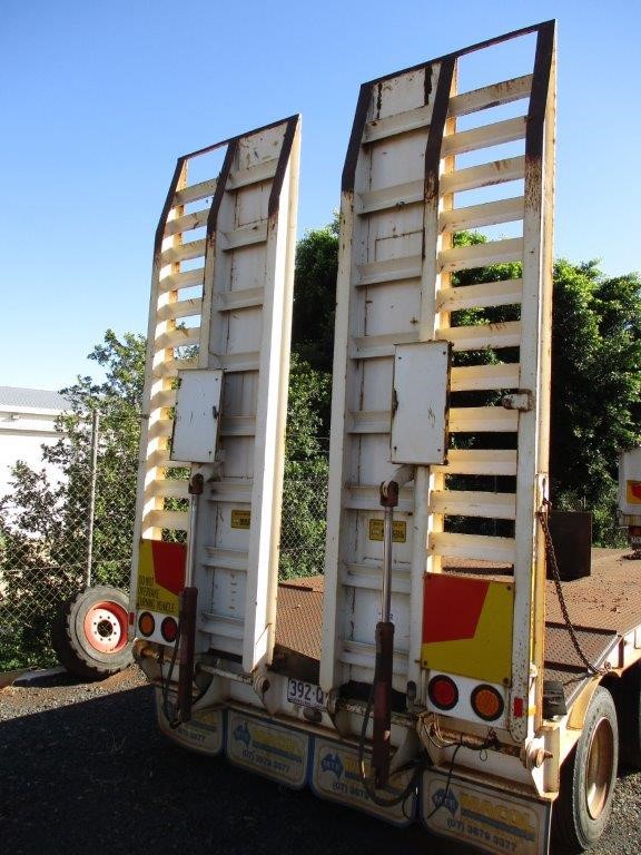 Solid 925 Sterling Silver 6mm Stud Earrings 2 Crystals by Swarovski®