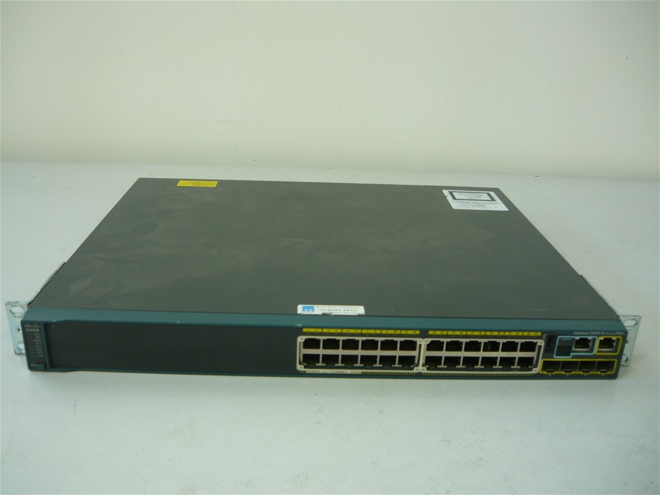 BULK PACK - 10 x 5mm Christmas Earrings (5 x Green, 5 x red) - Gift Idea