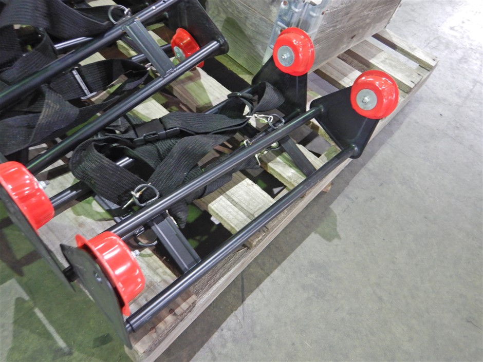 Replica Royal Ring - 16 Simulated Diamonds - US Size 6