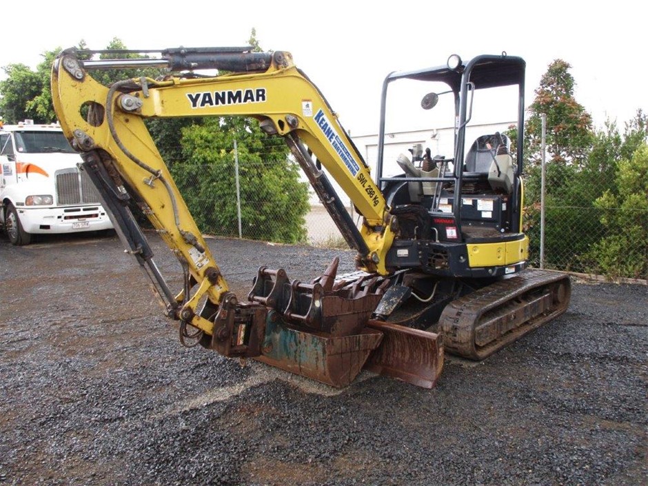 Designer Diamond Cut Stainless Steel Ring - US Size 6 (Yellow)