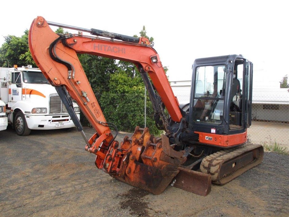 Four Post Car Lift (Unused)