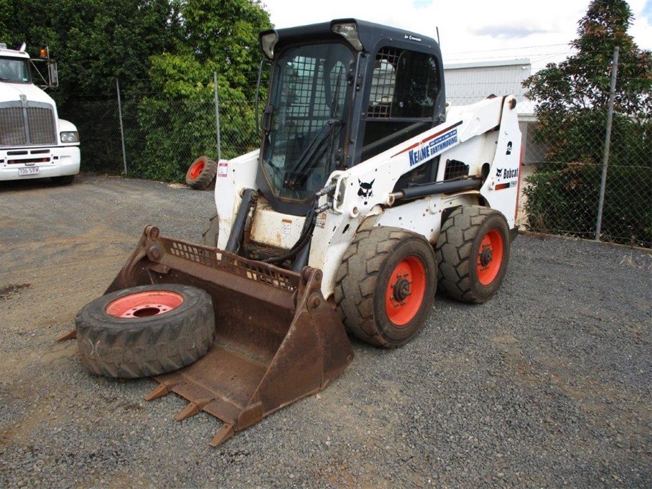 TOMMY HILFIGER Men's THFlex 9" Shorts, Size 40, 97% Cotton, Coral Red (XLS)
