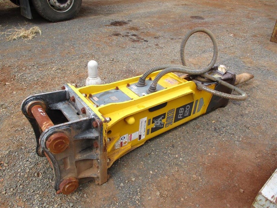 <p>2021 Dozco 30T Hydraulic Hammer</p>
