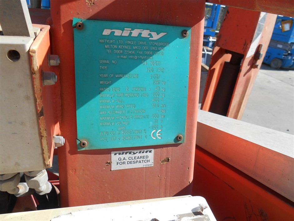 <p>2002 Mercedes Benz Atego 2328 6 x 2 Beavertail Truck</p>