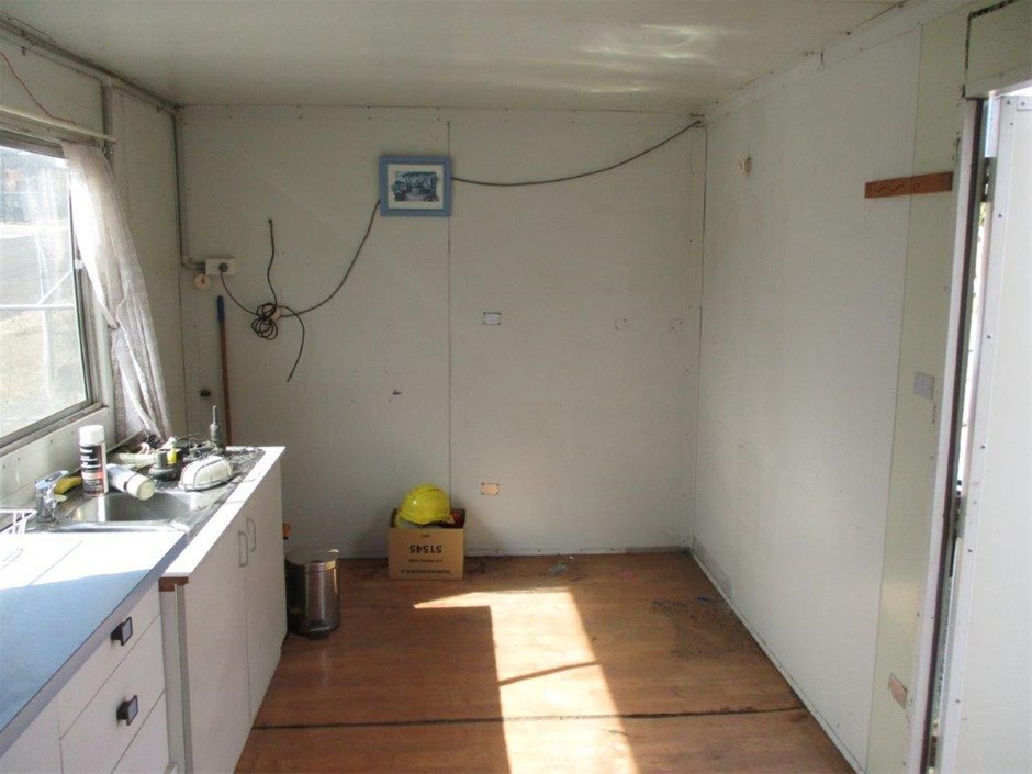 9K WHITE GOLD 0.75ct F VS LAB DIAMOND CHANNEL SET BAND