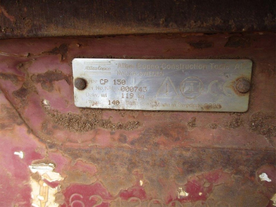 9K WHITE GOLD 1.00ct F VS LAB DIAMOND OVAL 4 CLAW RING