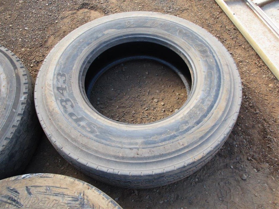 9K YELLOW GOLD 2.00ct F VS LAB DIAMOND OVAL TRILOGY RING