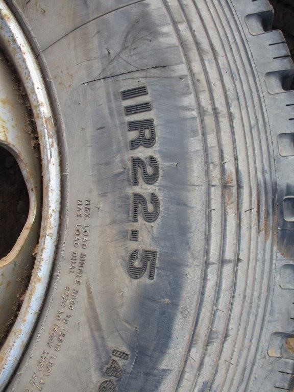 9K YELLOW GOLD 2.00ct F VS LAB DIAMOND RADIANT TRILOGY RING